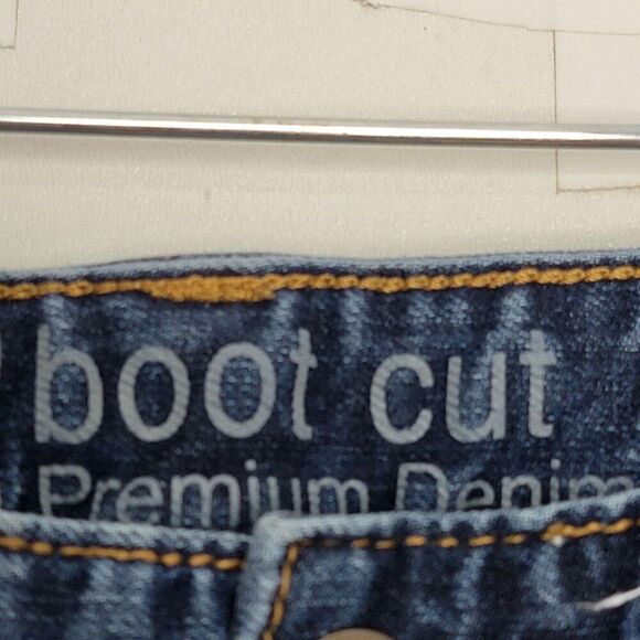 Mossimo Women's Bootcut Jeans Size 2S Medium Wash Blue Denim 28x28 - Picture 6 of 10